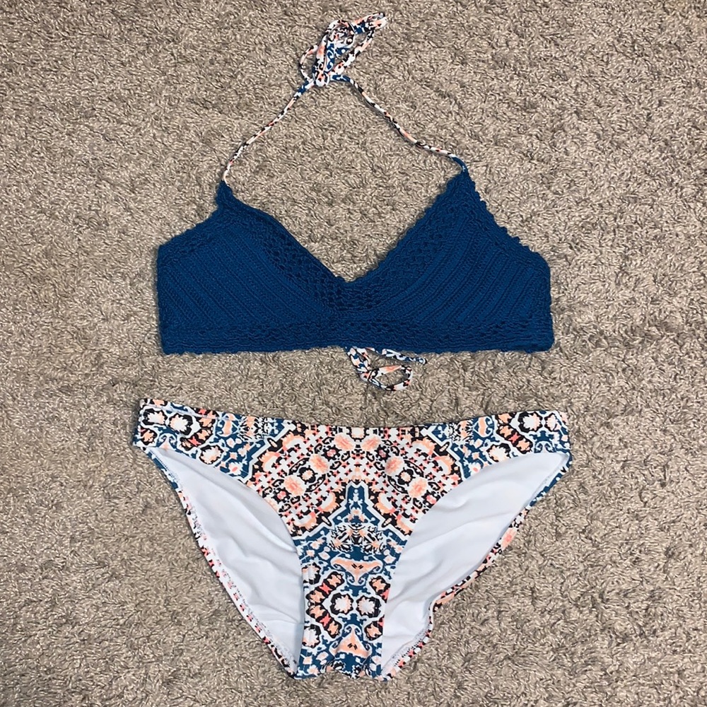 Like new Xhilaration two piece